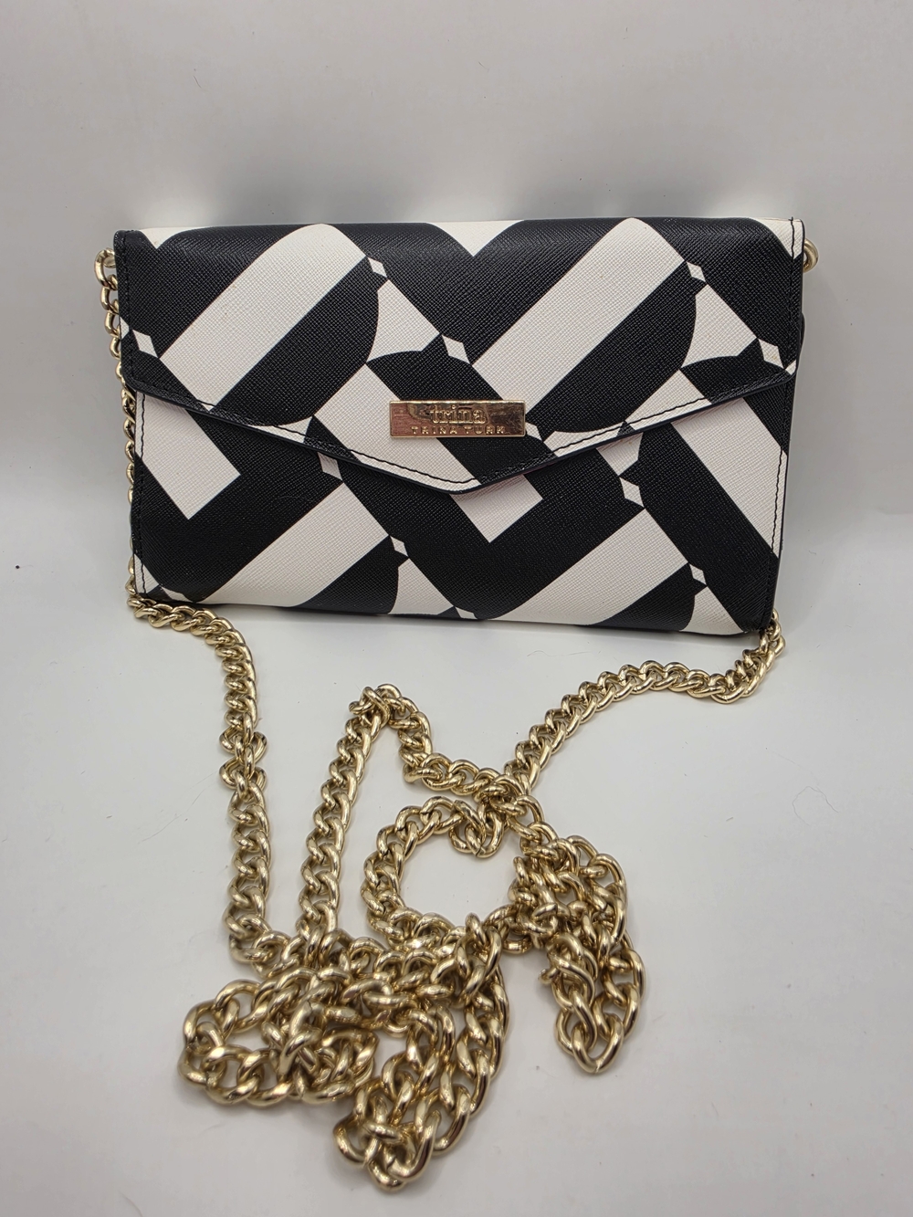 Trina Turk Black White Trifold Geometric Envelope Crossbody Wallet Gold Chain